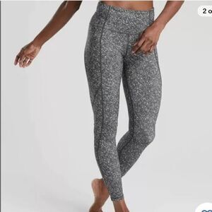 Athleta Salutation Pebble Beach tight Small
